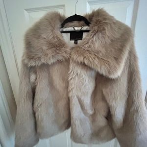 Banana Republic faux fur cropped jacket
